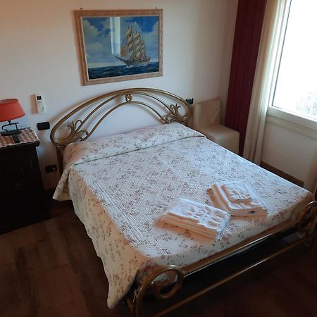 מנרבה דל גארדה B&B Casa Santa Lucia מראה חיצוני תמונה
