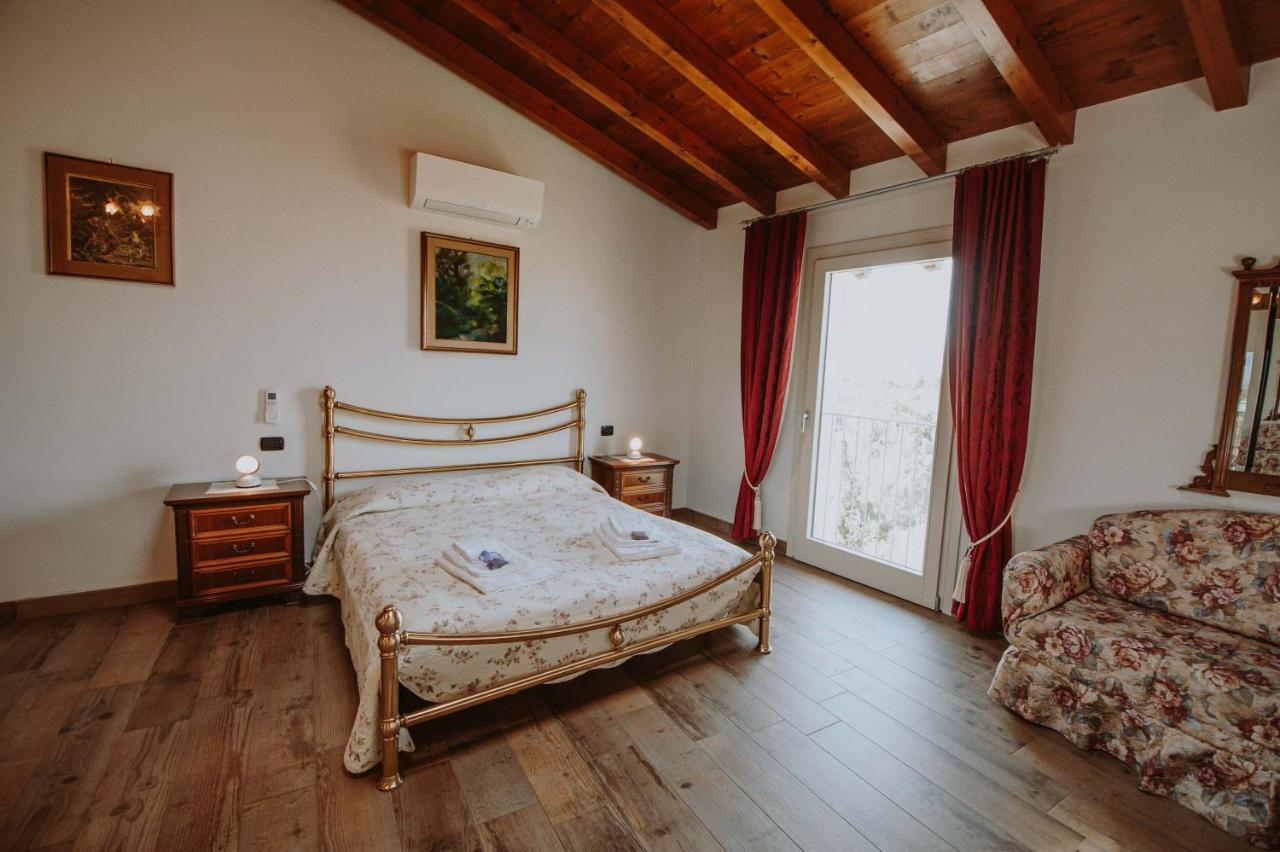 מנרבה דל גארדה B&B Casa Santa Lucia מראה חיצוני תמונה