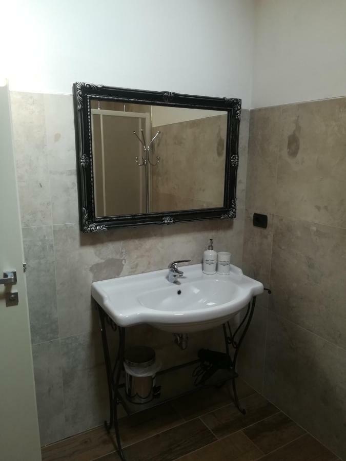 מנרבה דל גארדה B&B Casa Santa Lucia מראה חיצוני תמונה
