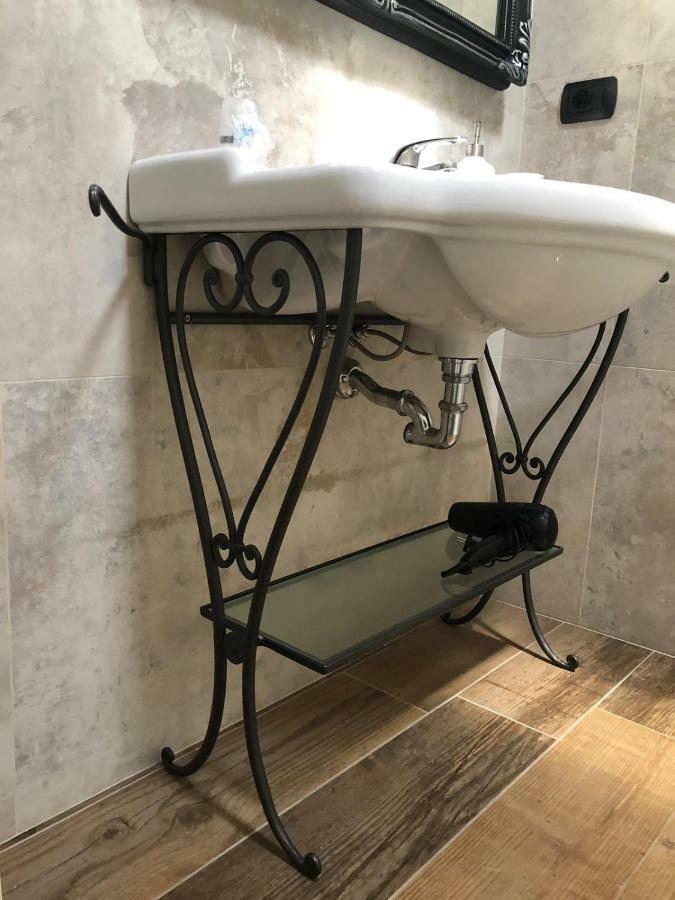 מנרבה דל גארדה B&B Casa Santa Lucia מראה חיצוני תמונה